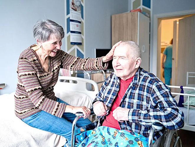 Сиделка для больного паркинсоном Услуги сиделки для больного паркинсоном